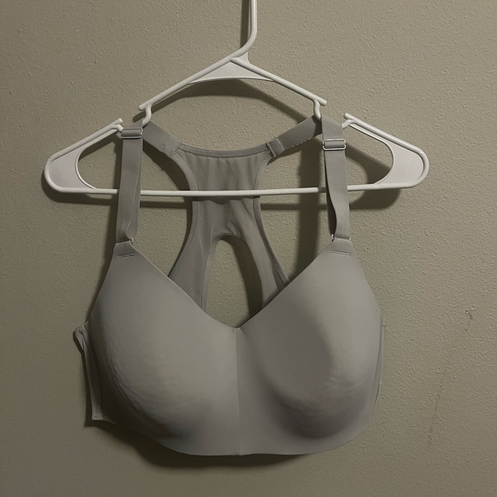 White Wireless Bra w/ Middle Back Straps